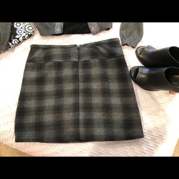 Kenar Plaid Skirt w/back zip closure Sz 2 - Picture 5 of 5